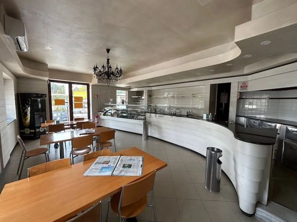 negozio in vendita a Viareggio