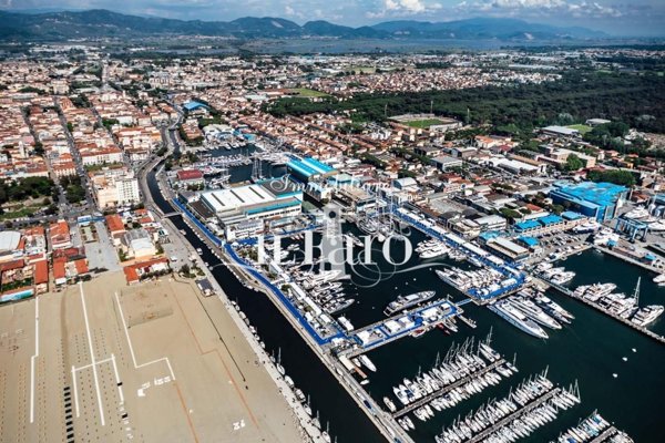 casa indipendente in vendita a Viareggio in zona Centro Storico