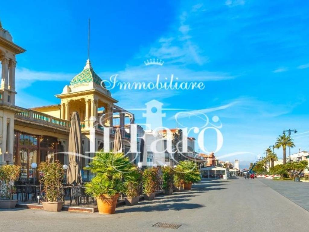 appartamento in vendita a Viareggio in zona Centro Storico