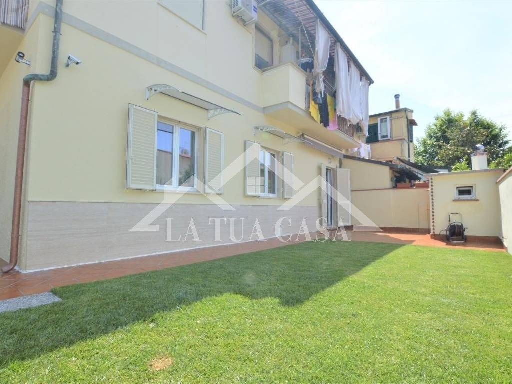 appartamento in vendita a Viareggio in zona Migliarina