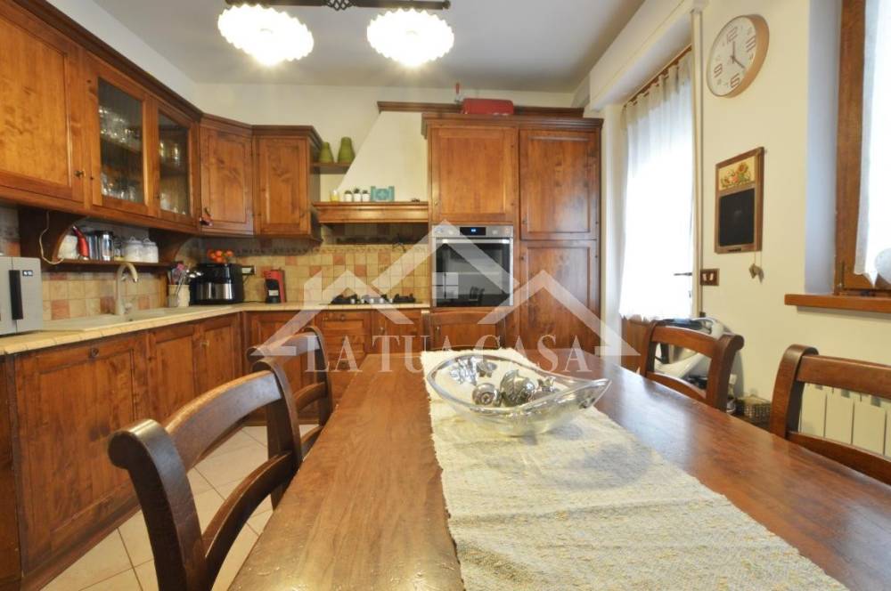 casa indipendente in vendita a Viareggio in zona Torre del Lago