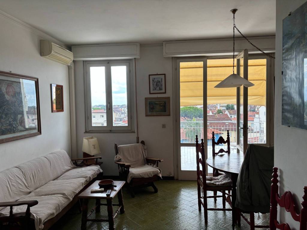 appartamento in vendita a Viareggio in zona Don Bosco