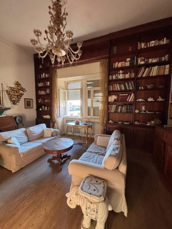 appartamento in vendita a Viareggio