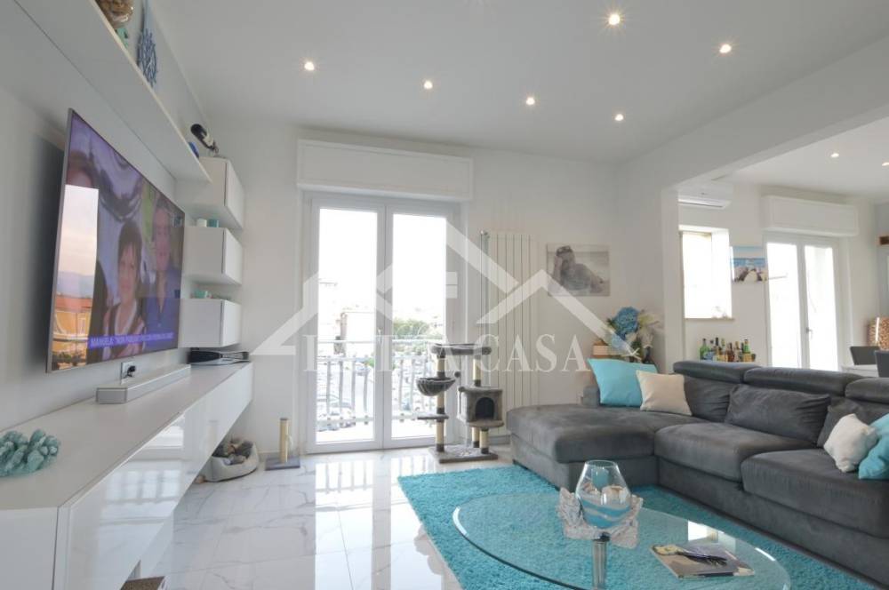 appartamento in vendita a Viareggio in zona Centro Storico