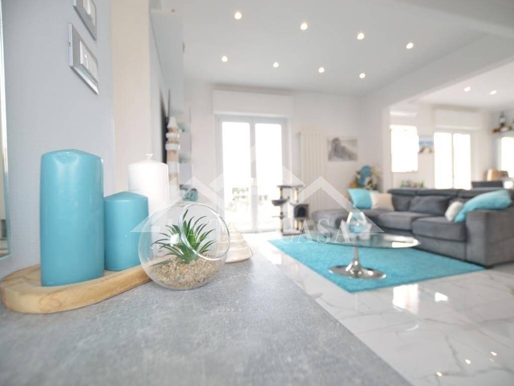 appartamento in vendita a Viareggio in zona Centro Storico