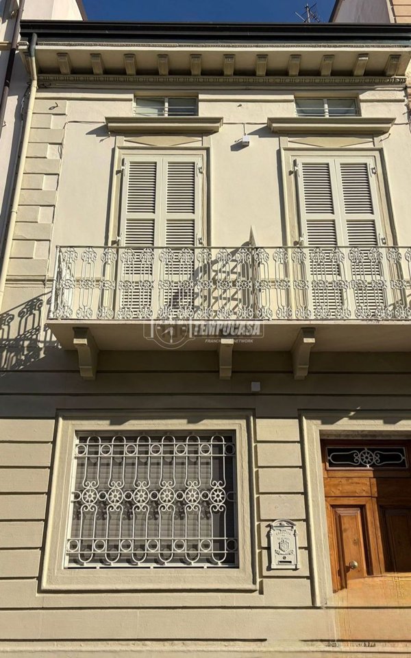 casa indipendente in vendita a Viareggio in zona Centro Storico