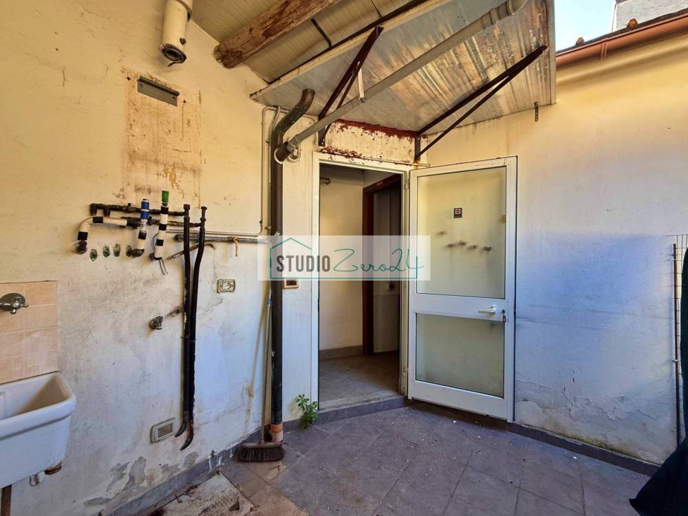 locale commerciale in vendita a Viareggio