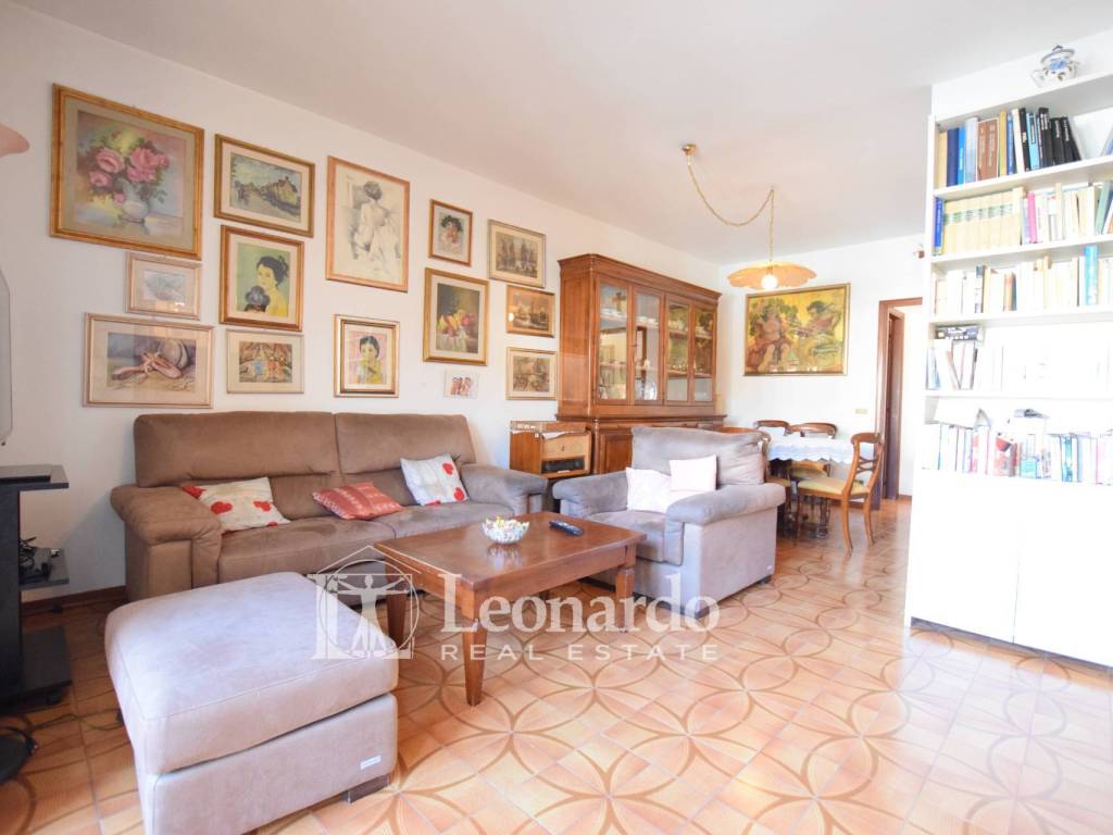 casa indipendente in vendita a Viareggio in zona Campo d'Aviazione