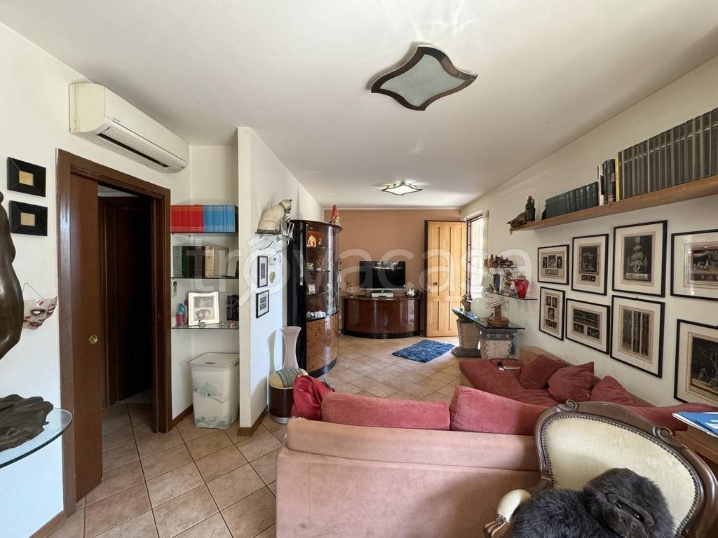 appartamento in vendita a Viareggio in zona Torre del Lago