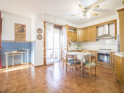 casa indipendente in vendita a Viareggio