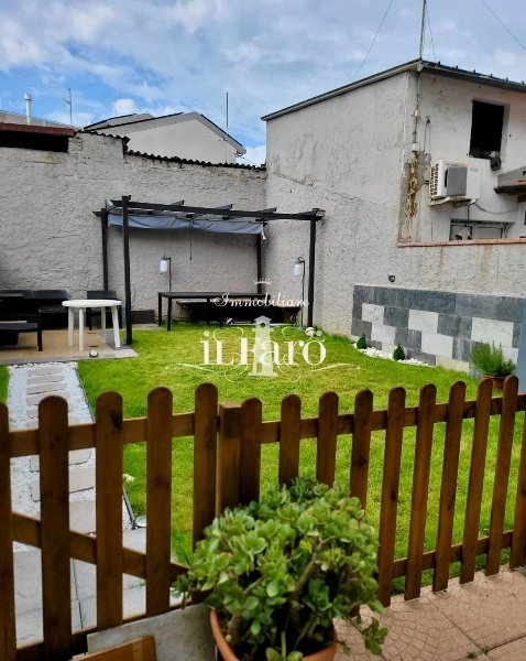 casa indipendente in vendita a Viareggio