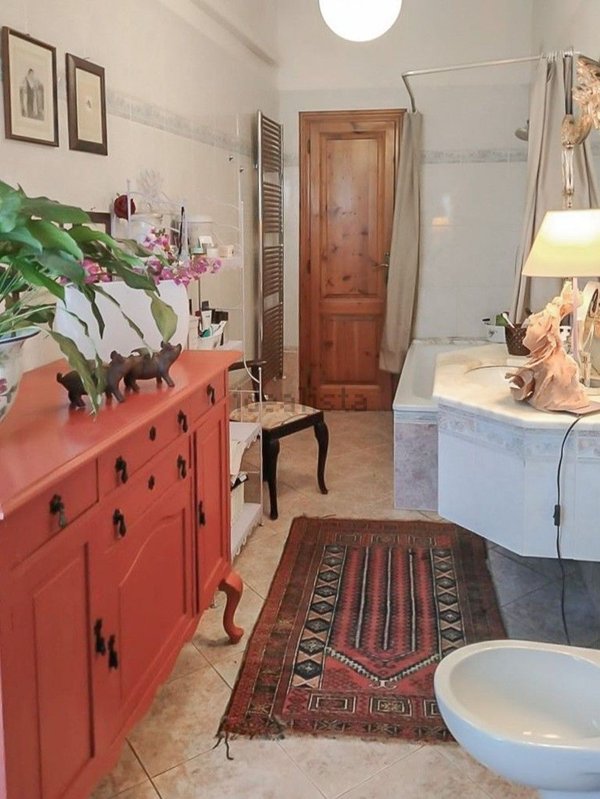 casa indipendente in vendita a Viareggio