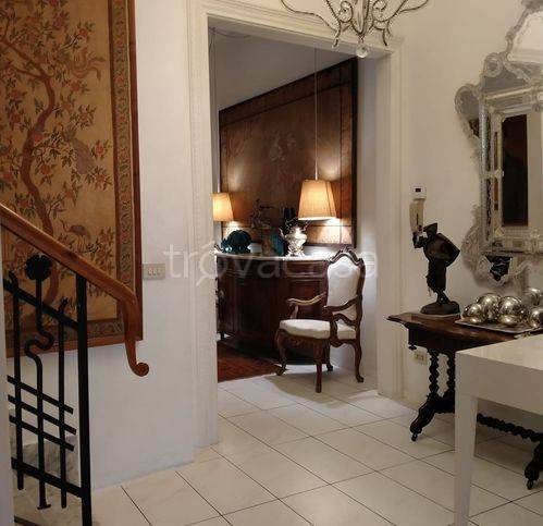 casa indipendente in vendita a Viareggio