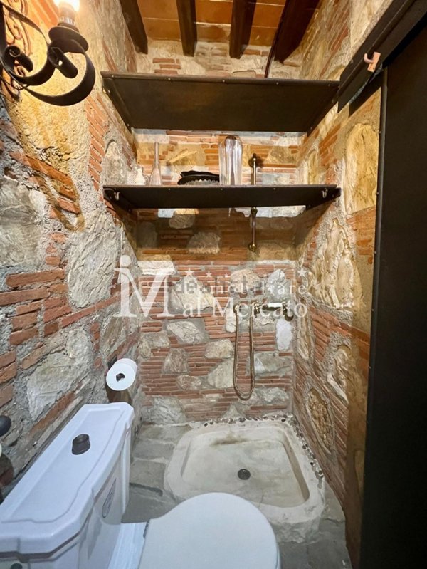 casa indipendente in vendita a Viareggio