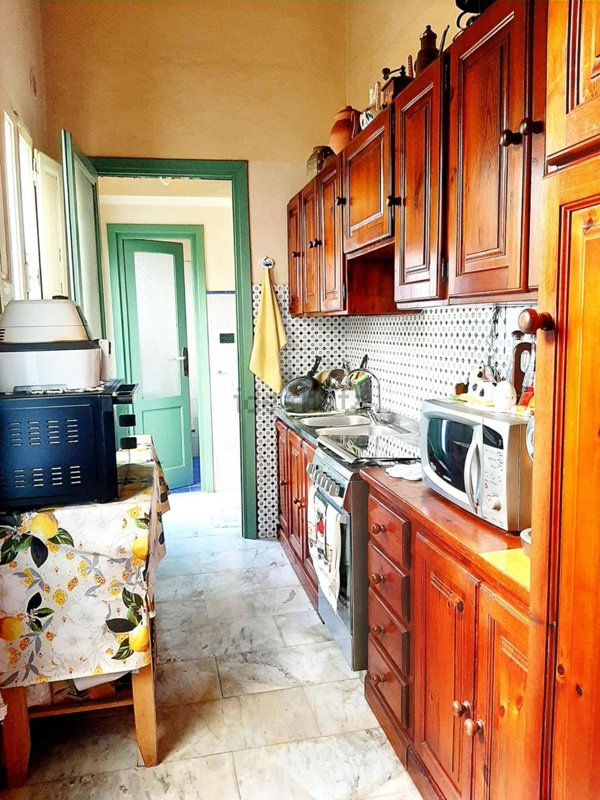 casa indipendente in vendita a Viareggio