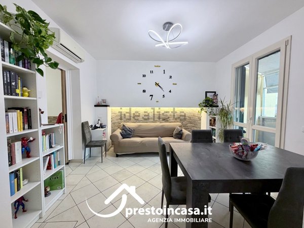 casa indipendente in vendita a Viareggio