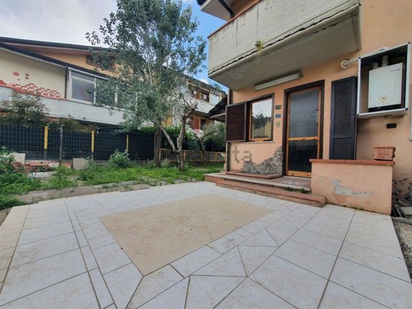 casa indipendente in vendita a Viareggio in zona Torre del Lago