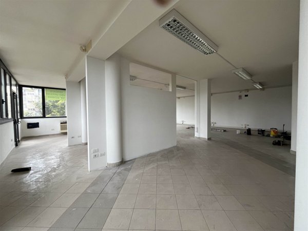 ufficio in vendita a Viareggio