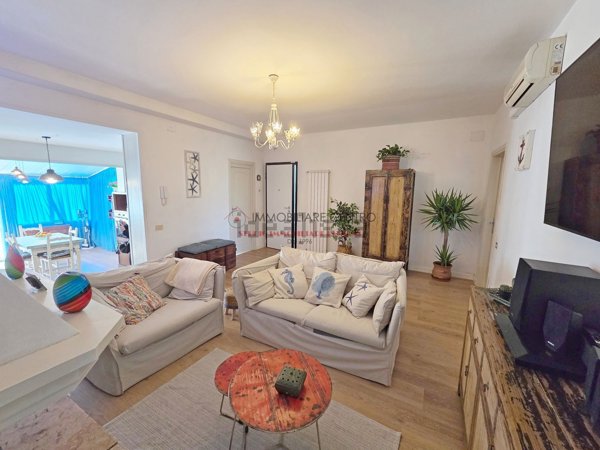 casa indipendente in vendita a Viareggio in zona Torre del Lago