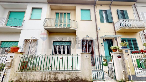 casa indipendente in vendita a Viareggio in zona Don Bosco