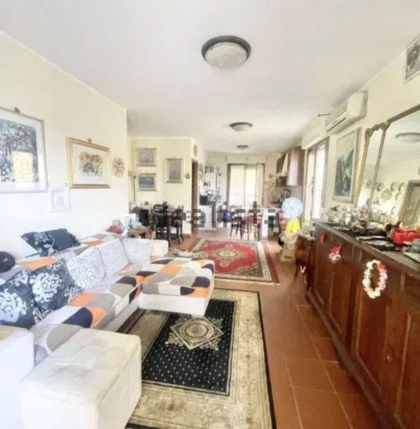 casa indipendente in vendita a Viareggio in zona Torre del Lago