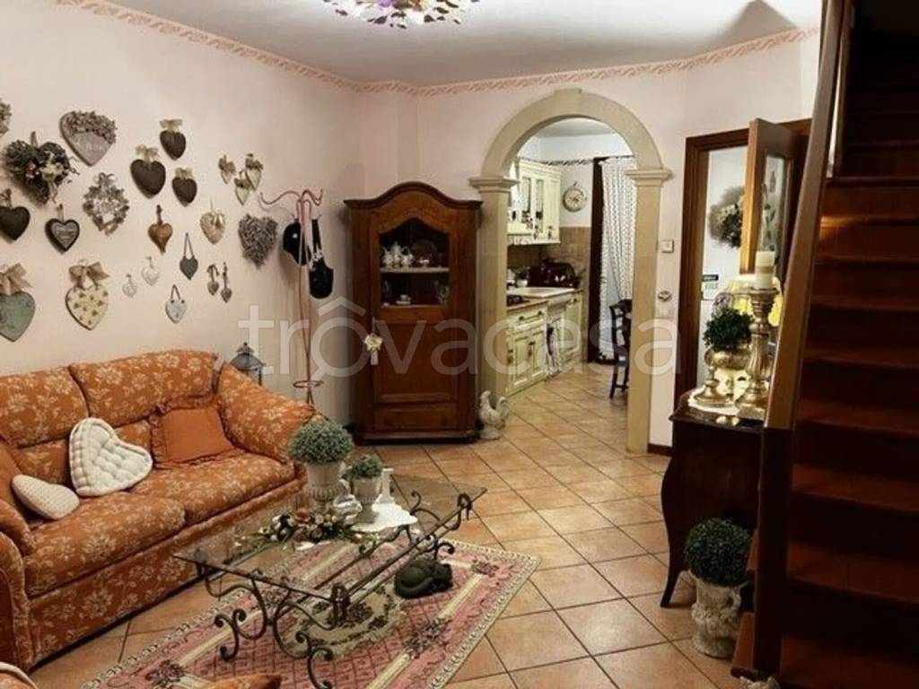 casa indipendente in vendita a Viareggio in zona Campo d'Aviazione