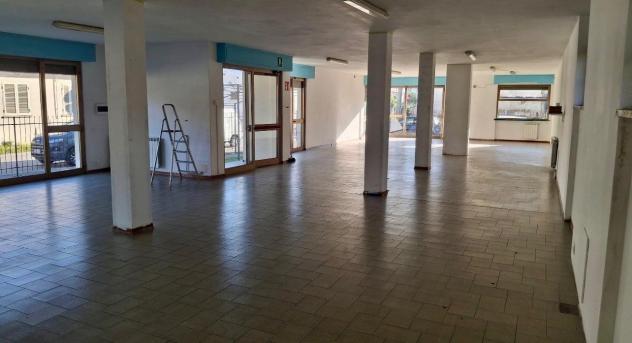 negozio in vendita a Viareggio