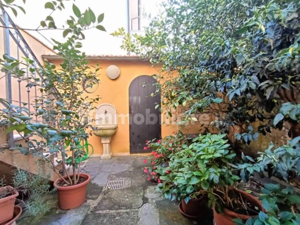 casa indipendente in vendita a Viareggio in zona Don Bosco