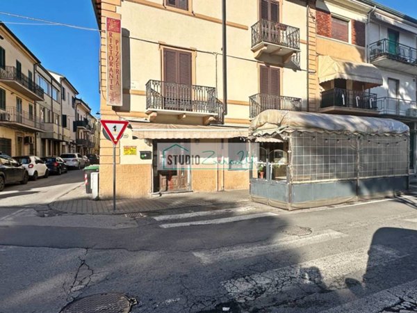 locale commerciale in vendita a Viareggio in zona Centro Storico