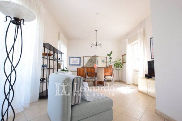 casa indipendente in vendita a Viareggio