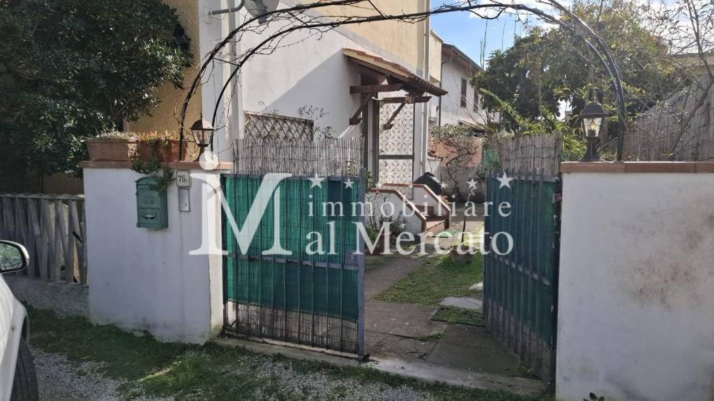 appartamento in vendita a Viareggio in zona Torre del Lago