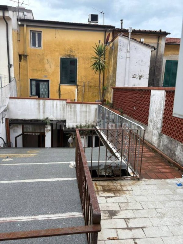 casa indipendente in vendita a Viareggio in zona Centro Storico