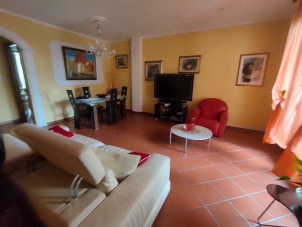 casa indipendente in vendita a Viareggio