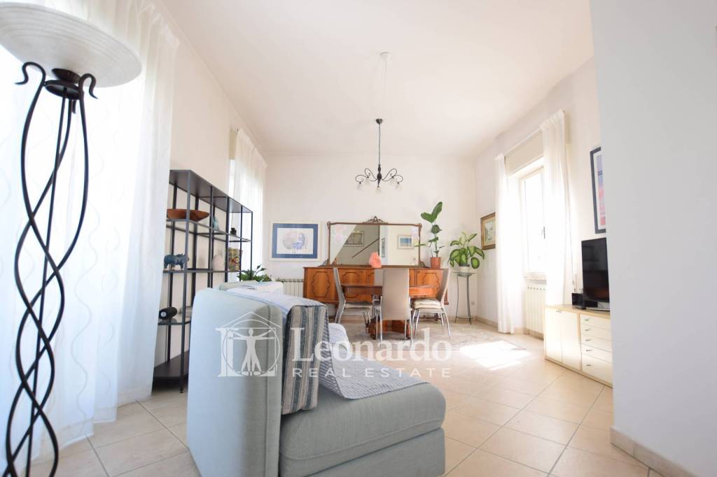 casa indipendente in vendita a Viareggio