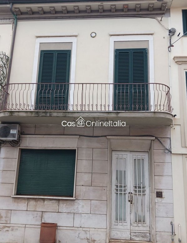 casa indipendente in vendita a Viareggio