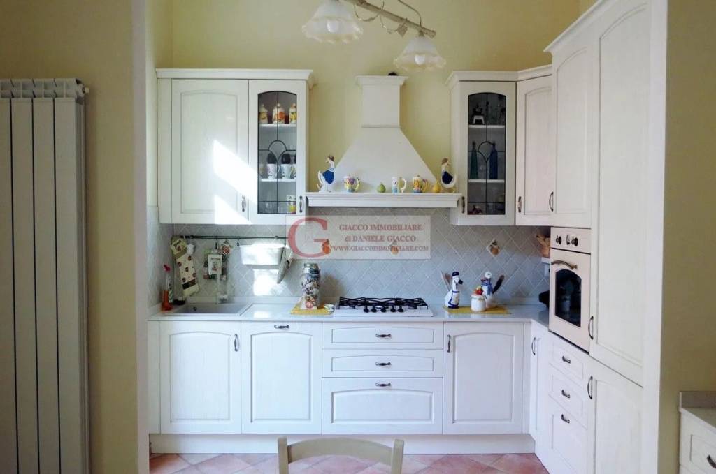 casa indipendente in vendita a Viareggio