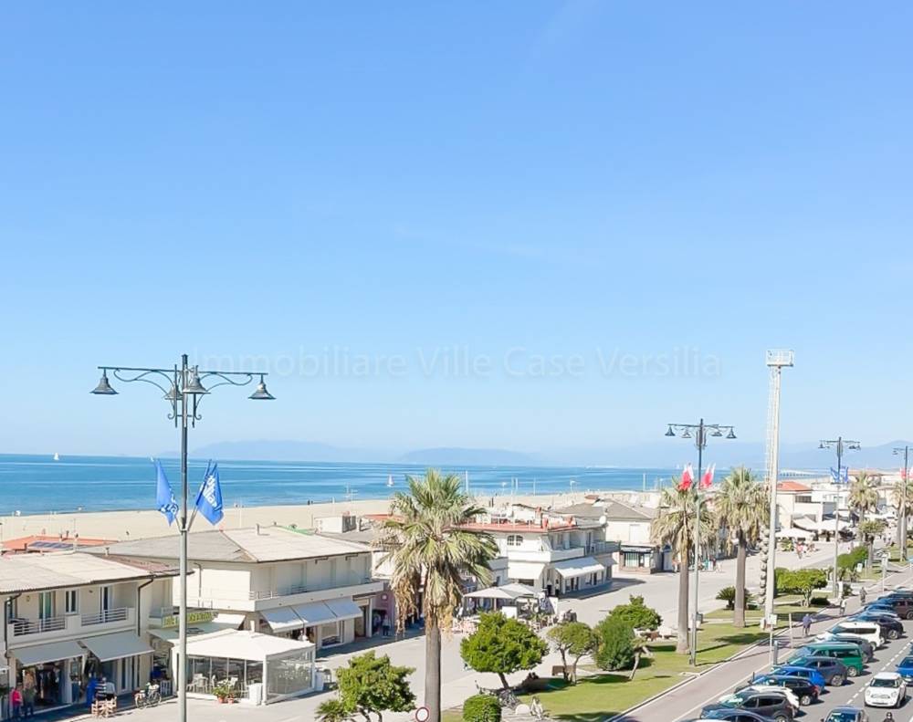 appartamento in vendita a Viareggio in zona Torre del Lago