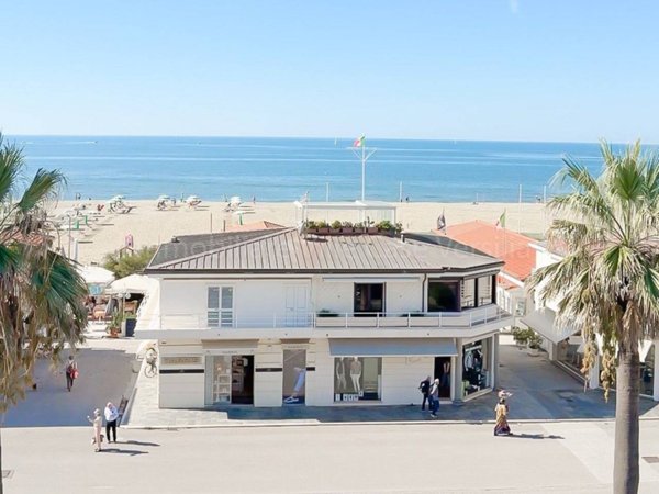 appartamento in vendita a Viareggio in zona Torre del Lago