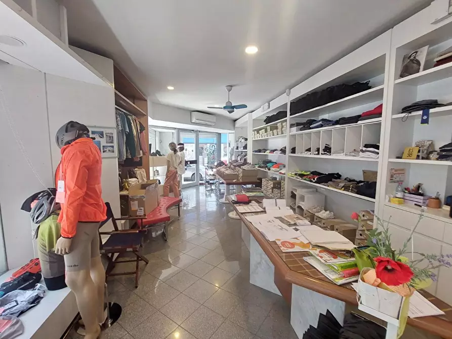 negozio in vendita a Viareggio