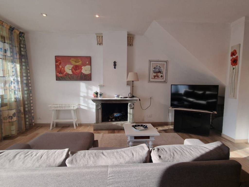 casa indipendente in vendita a Viareggio in zona Torre del Lago