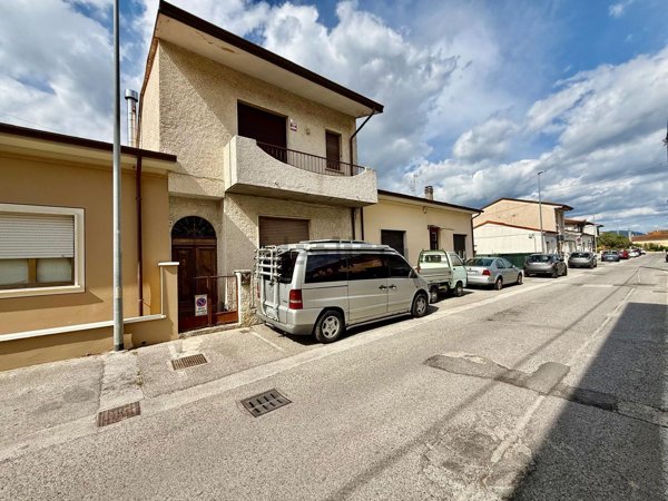 appartamento in vendita a Viareggio in zona Torre del Lago