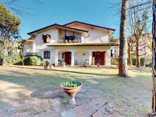 casa indipendente in vendita a Viareggio in zona Don Bosco