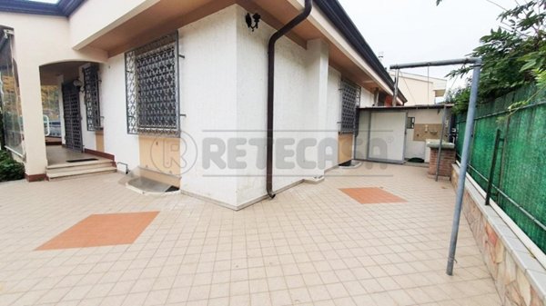 casa indipendente in vendita a Viareggio in zona Torre del Lago