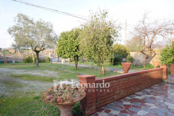 casa indipendente in vendita a Viareggio in zona Migliarina