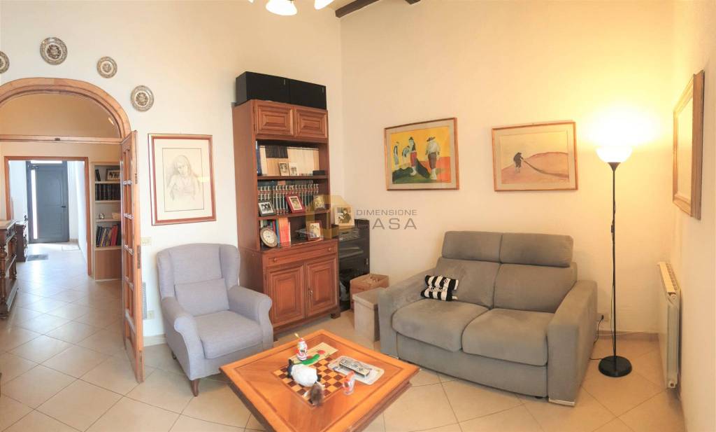 casa indipendente in vendita a Viareggio