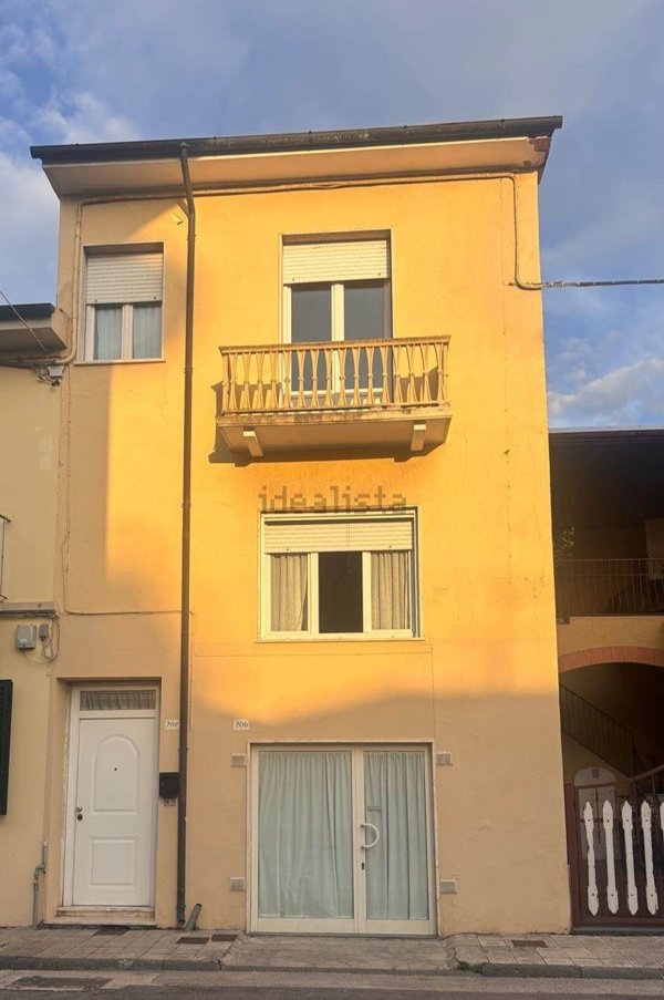 casa indipendente in vendita a Viareggio in zona Marco Polo