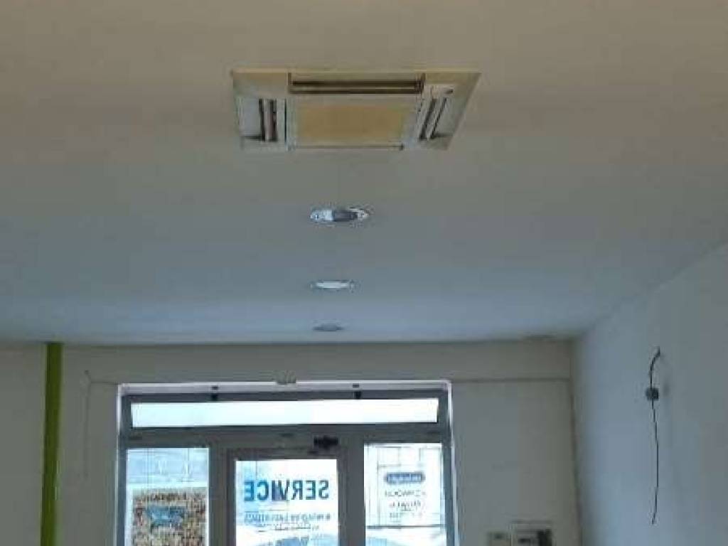 locale commerciale in vendita a Viareggio in zona Marco Polo