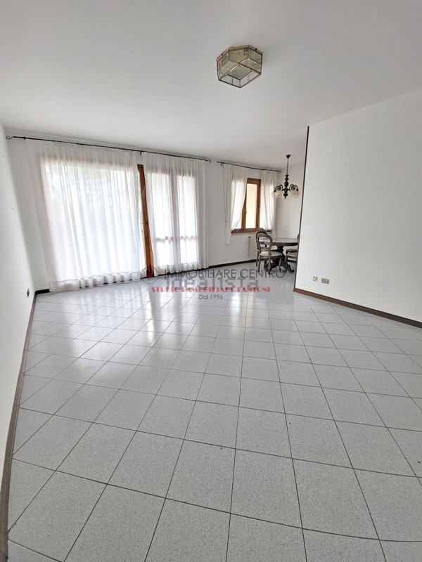 appartamento in vendita a Viareggio in zona Marco Polo