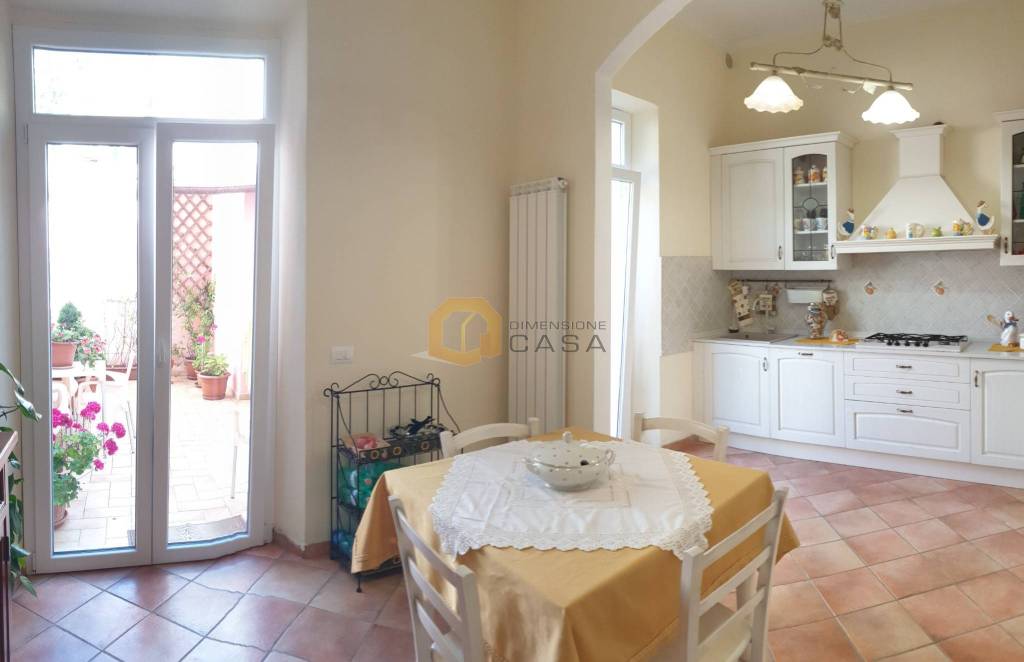 casa indipendente in vendita a Viareggio