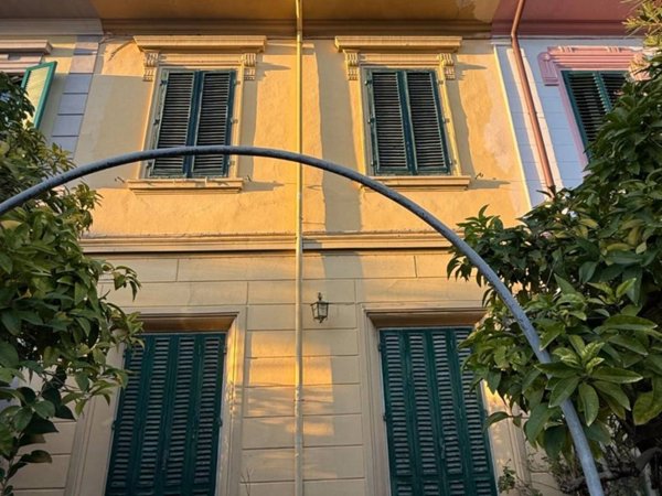 casa indipendente in vendita a Viareggio in zona Marco Polo